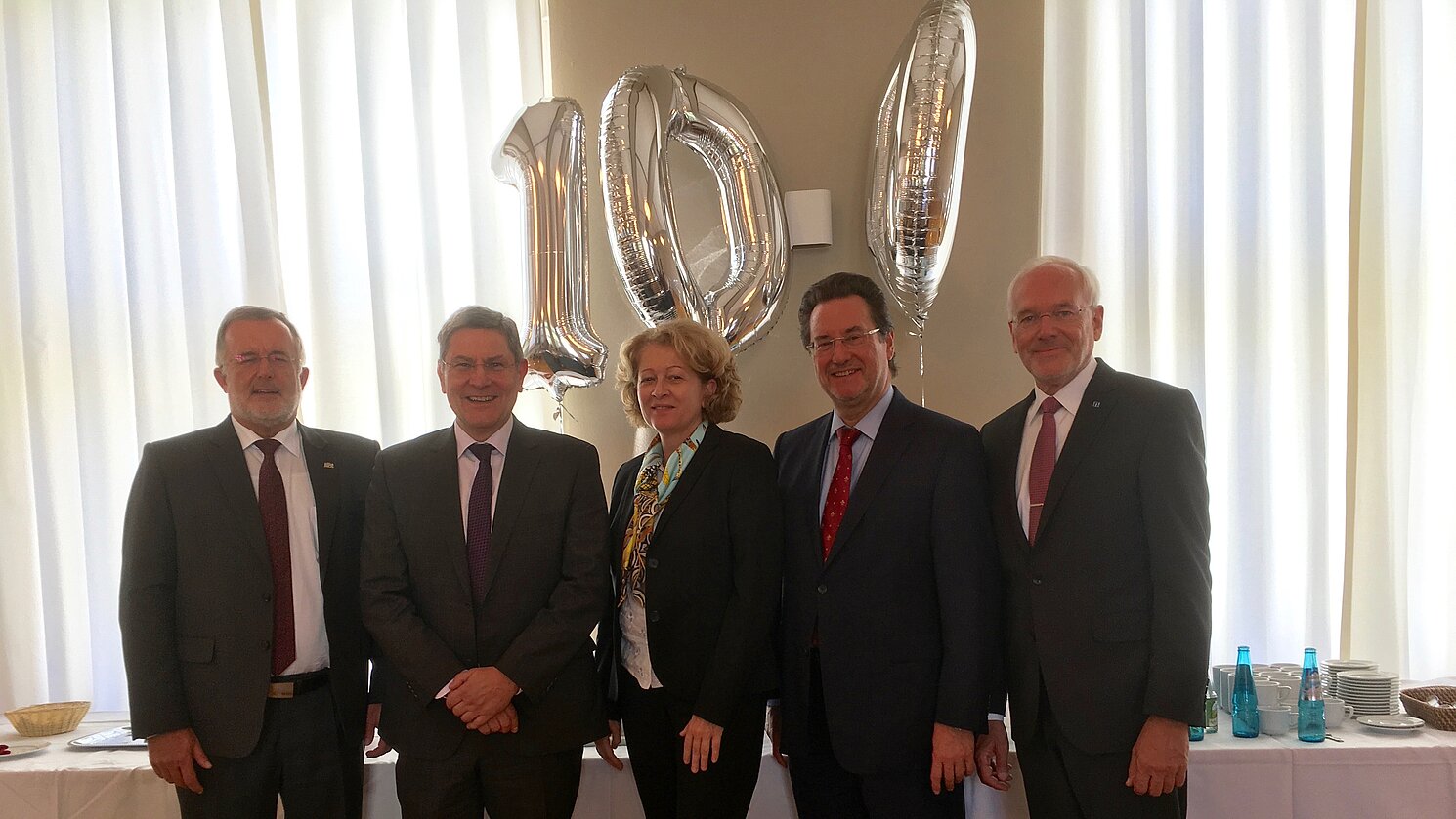 Von links: Prof. Dr. Jürgen Lehmann (Hochschule Hof), Prof. Dr. Wilfried Diwischek (Hochschule Aschaffenburg), Prof. Dr. Uta M. Feser (Hochschule Neu-Ulm), Prof. Dr. Robert Schmidt (Hochschule Kempten) und Prof. Dr. Michael Braun (TH Nürnberg).