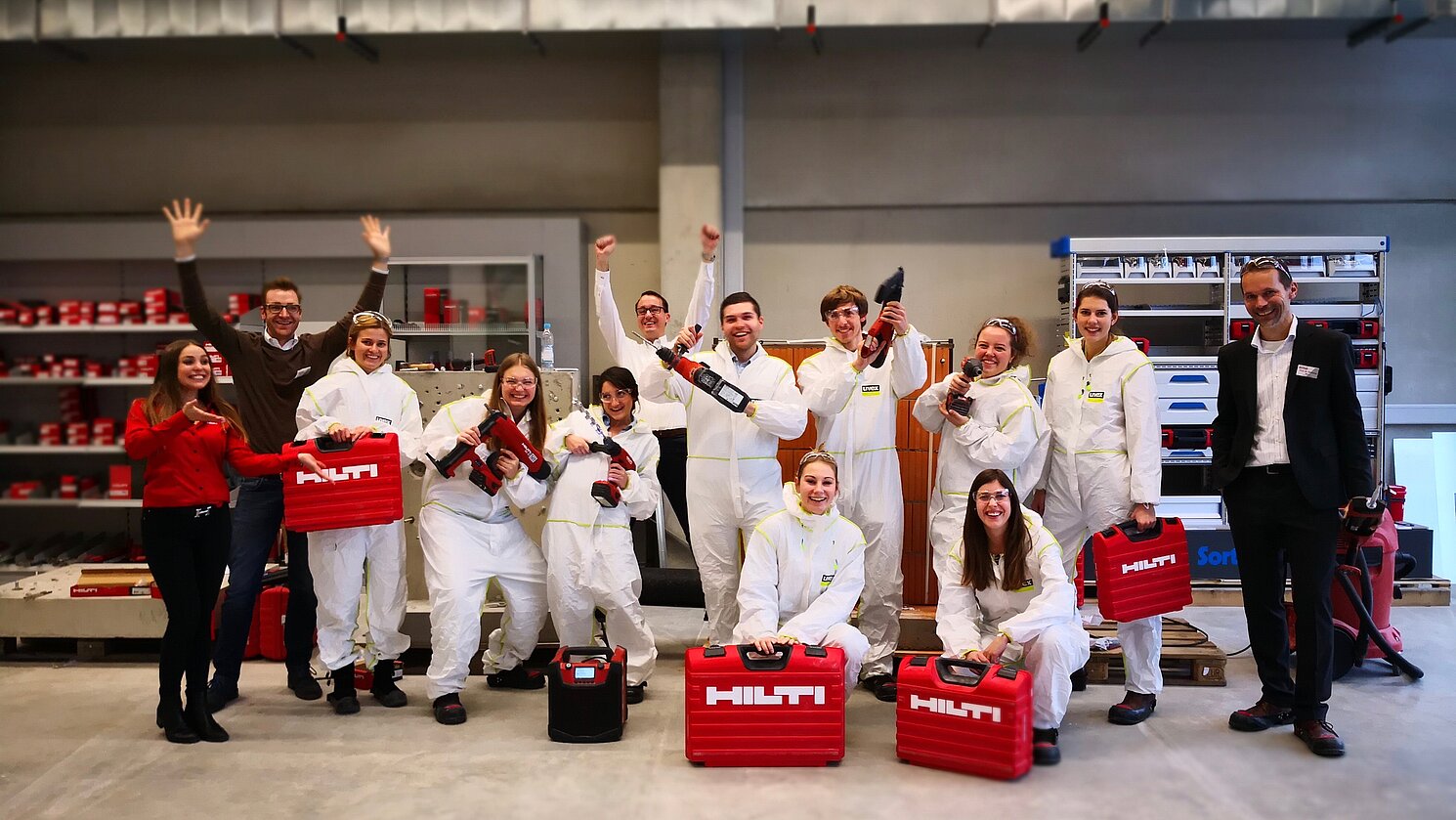 Betriebswirtschaft-Studierende der OTH Regensburg bei ihrer Exkursion zur Hilti-Zentrale nach Kaufering Ende November 2018.