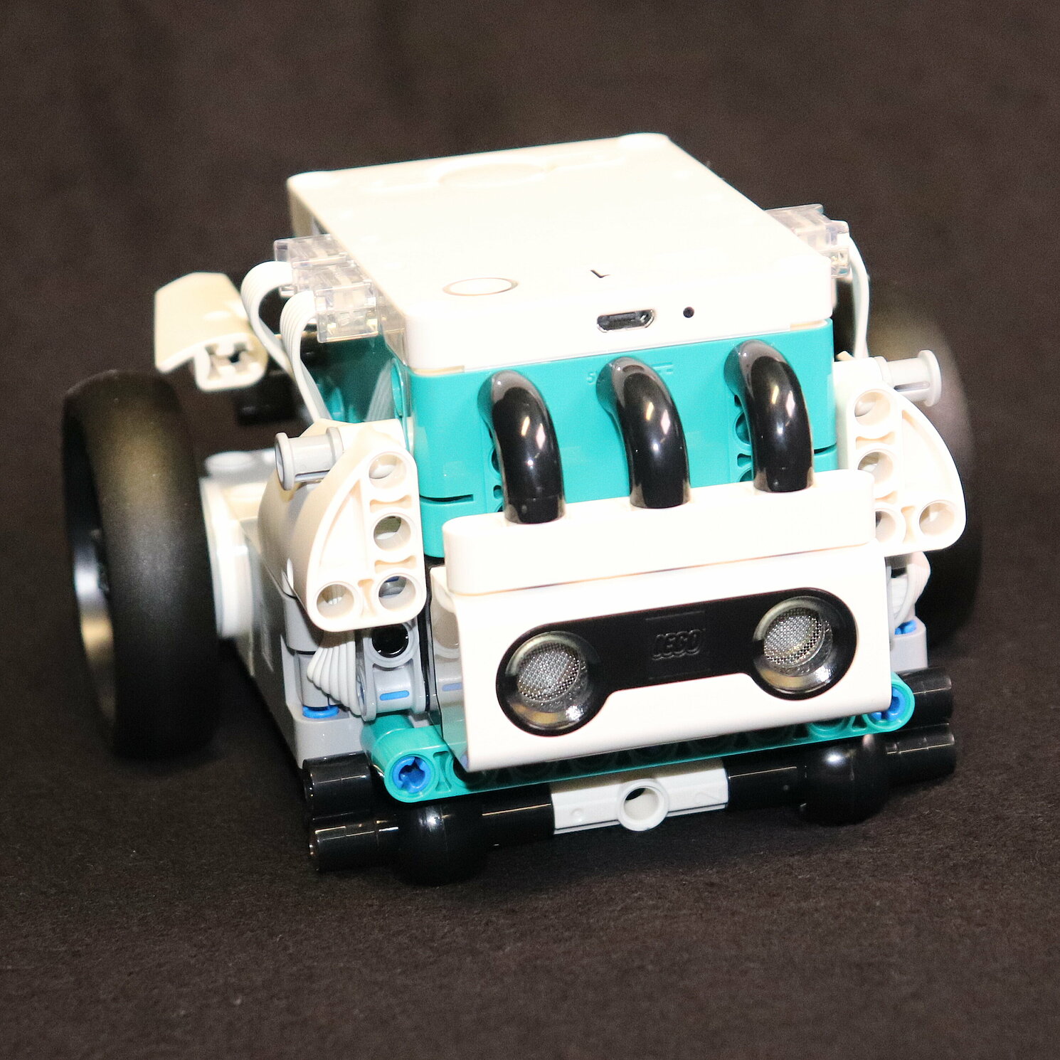 Kleine Roboter selbst zu programmieren - das machte allen Teilnehmenden Spaß. Foto: OTH Regensburg/Sophie Schlecht