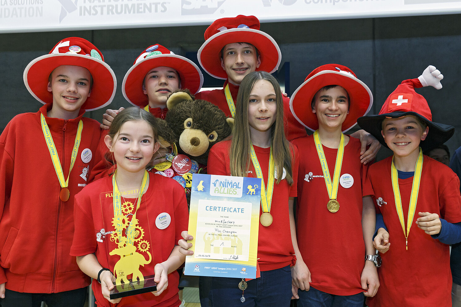 Das Siegerteam „Mindfactory“ beim Finale Zentraleuropa der FIRST LEGO League an der OTH Regensburg kam aus Baden in der Schweiz. 