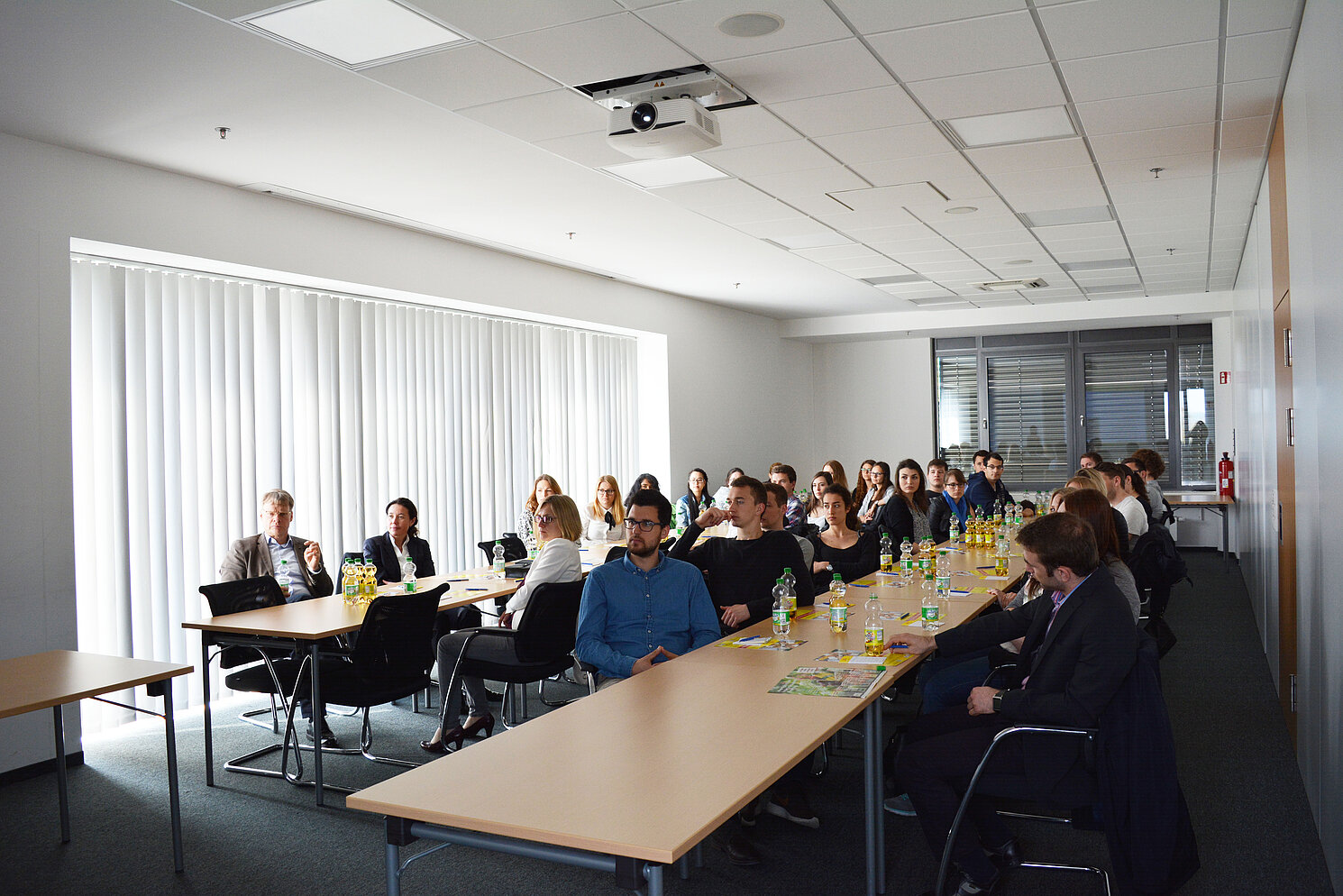 Firmenpräsentation für Studierende der Betriebswirtschaft. Foto: OTH Regensburg
