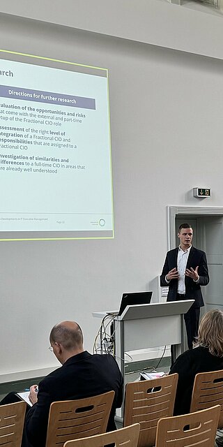 Simon Kratzer bei der Verteidigung seiner Promotion an der TU Dresden Foto: Dix Gräubig