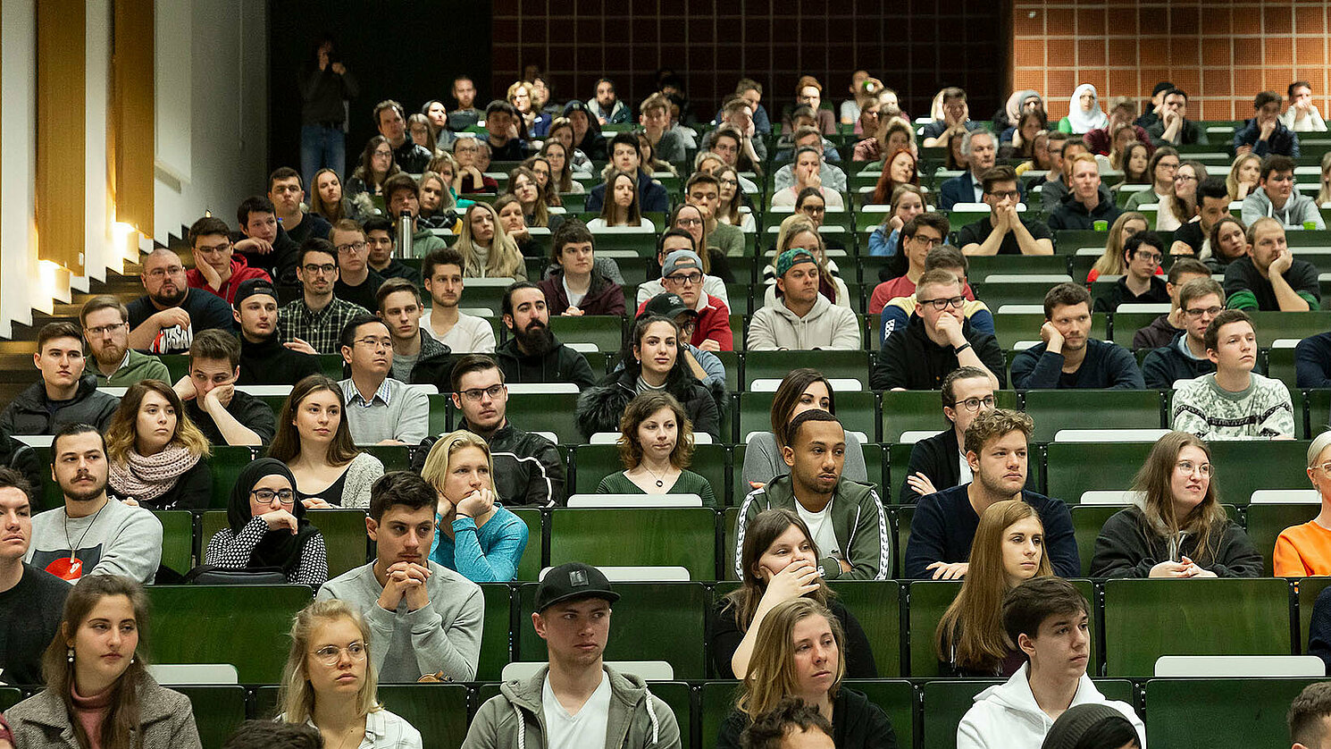 Rund 600 neue Erstsemesterstudierende starten im Sommersemester 2019 ihr Studium an der OTH Regensburg. Am 18. März fand dazu die Erstsemesterbegrüßung statt. Fotos: OTH Regensburg / Florian Hammerich