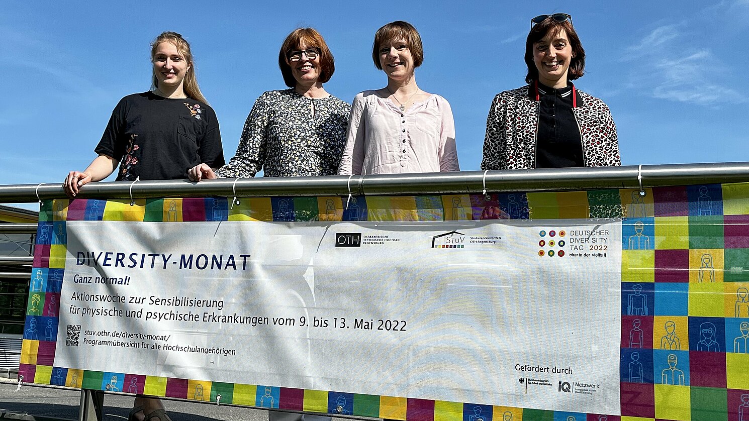 Das Orga-Team des Diversity-Monats (v.l.): Elisabeth Hockemeyer (Studierendenvertretung), Andrea März-Bäuml (Allgemeine Studienberatung), Karolina Kirowa (AK Inklusion), Johanna Ertl (Servicestelle Gender & Diversity) Foto: Dr. Petra Scheer