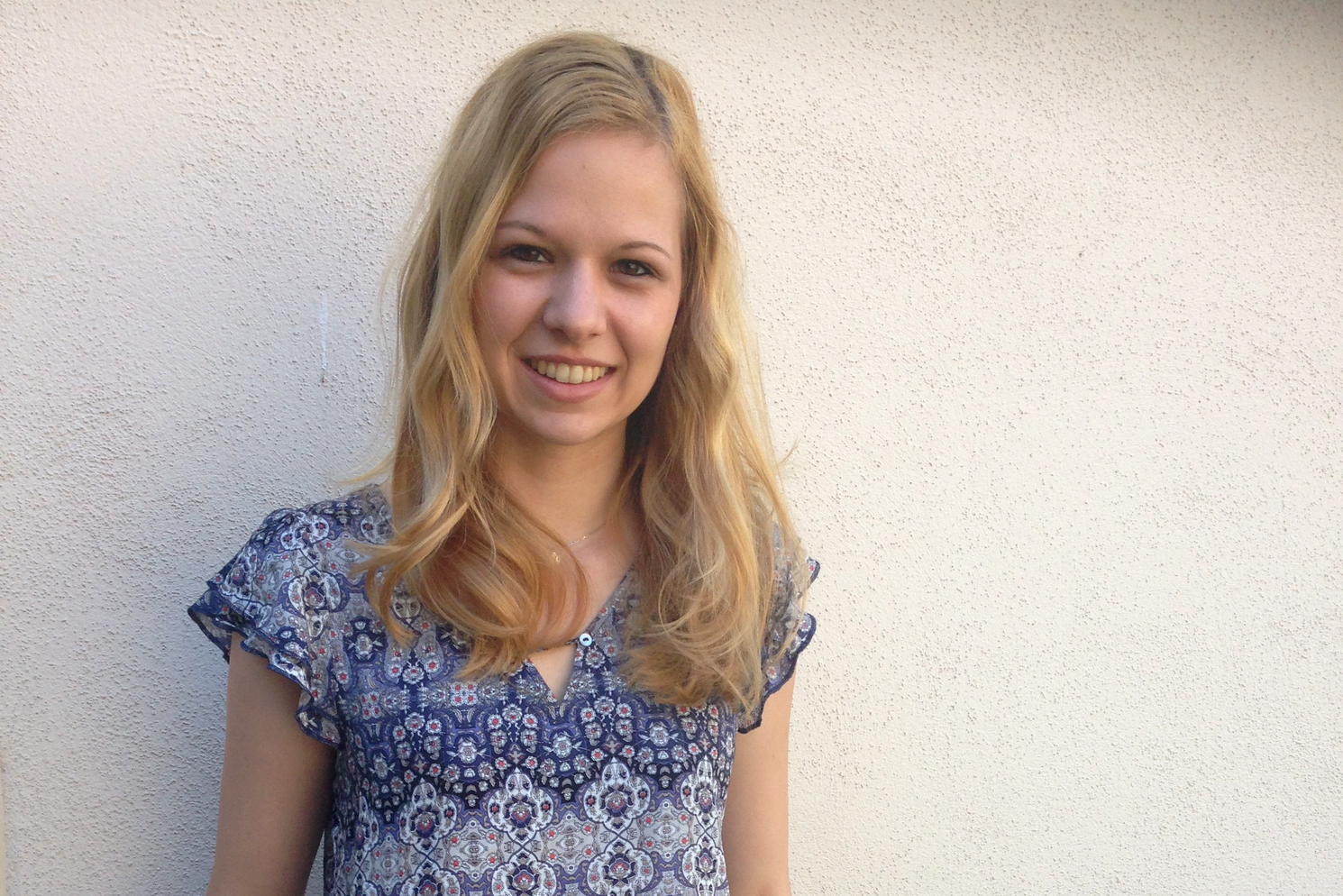Die 25-jährige Absolventin der OTH Regensburg, Teresa Baumeister.