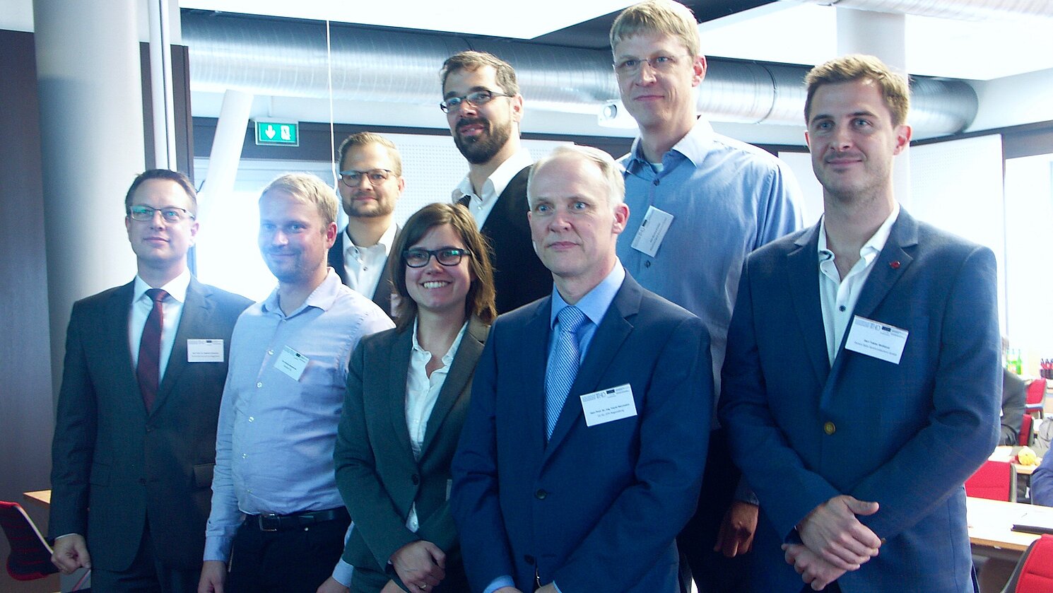 Austausch zwischen Industrie und Wissenschaft bei der Veranstaltung „Data Science“ Ende Oktober 2018. Von links: Prof. Dr. Stephan Scheuerer (TH Deggendorf), Andreas Berghammer, Elmar Grandel, Dr. Nora Vollmers, Prof. Dr. Benedikt Elser, Prof. Dr.-Ing. Frank Herrmann (OTH Regensburg), Bernhard Zeller und Tobias Wohland. Foto: Roland Mitterbauer, Passauer Neue Presse (PNP)