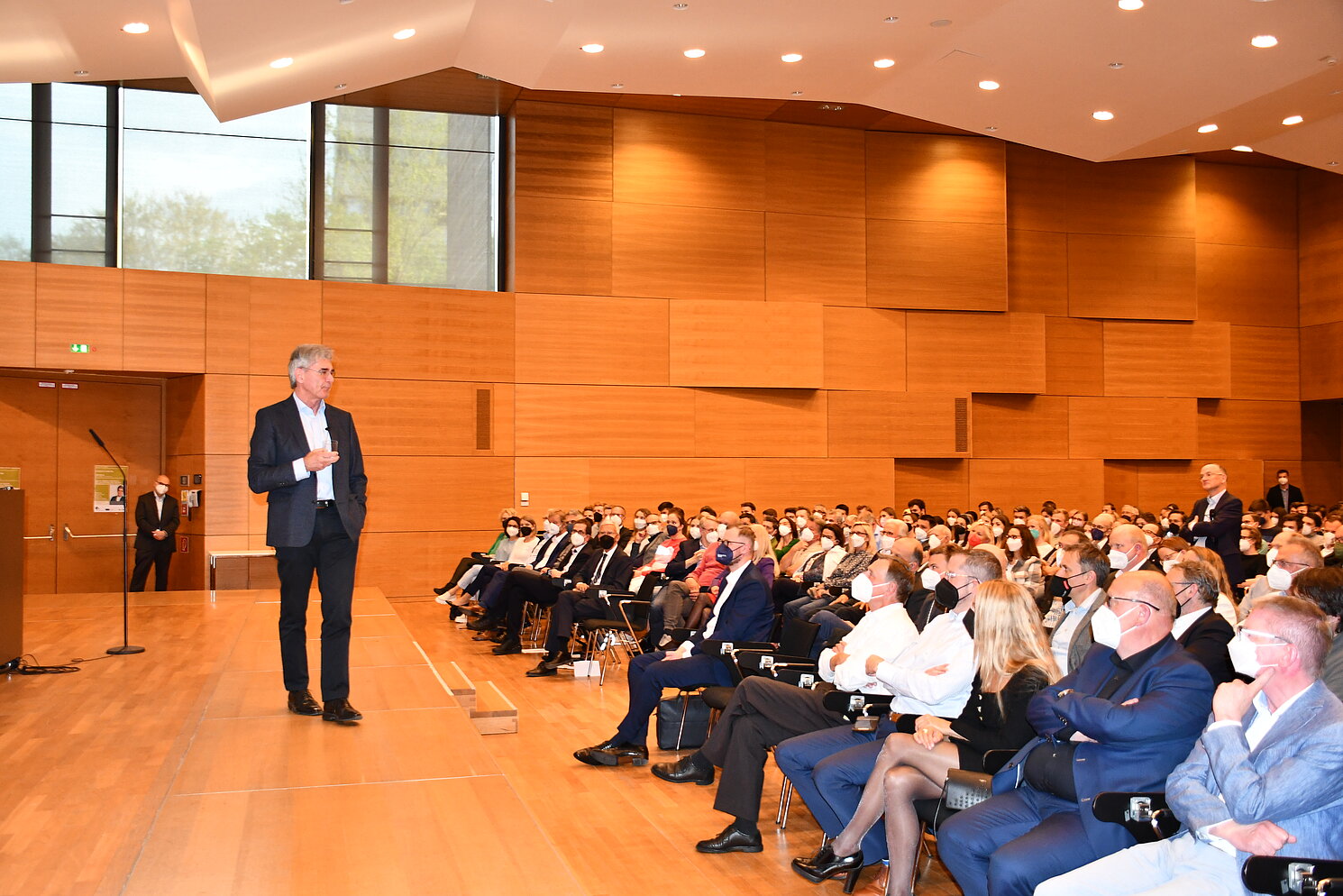 Joe Kaeser: „Führung ist jedoch nur ganz selten ein basisdemokratischer Prozess." Fotos: OTH Regensburg/Michael Hitzek