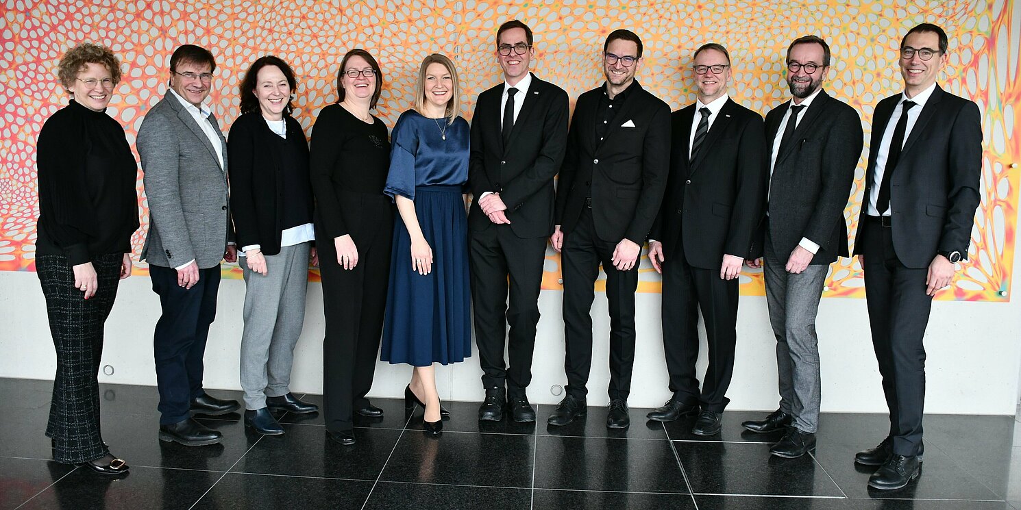Gruppenbild der Hochschulleitung der OTH Regensburg.