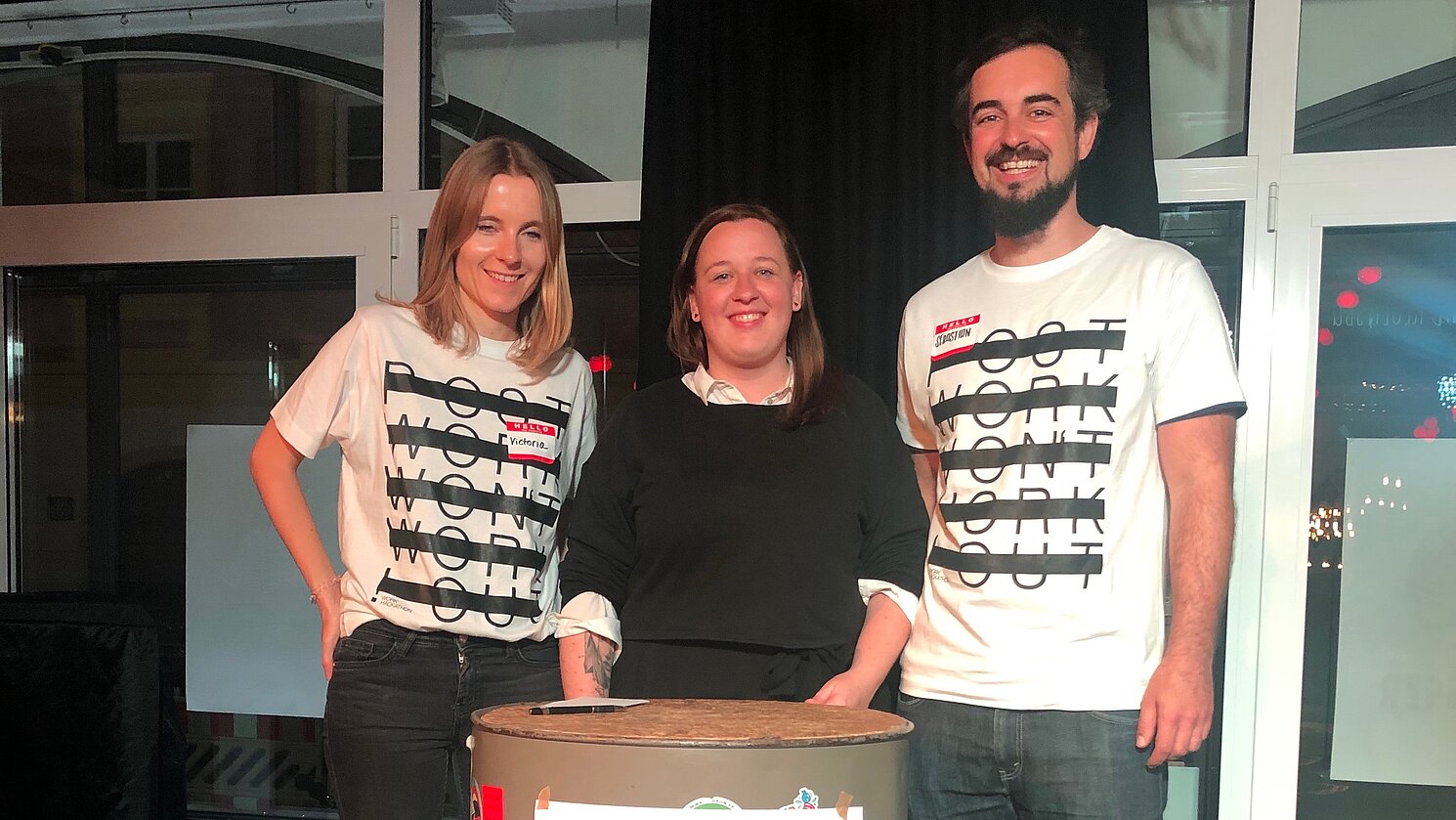 Einen der beiden ersten Plätze machte das Team „My Contribution“ mit (von links) Victoria Böhm, Isabella Hastreiter und Sebastian Wittmann vom Hochschulverbund TRIO der OTH Regensburg. 