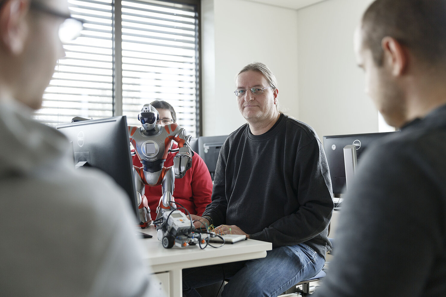 Prof. Dr. Alexander Metzner will die Studierenden motivieren, etwas Praktisches zu tun – selbst, wenn es einmal anstrengend ist.