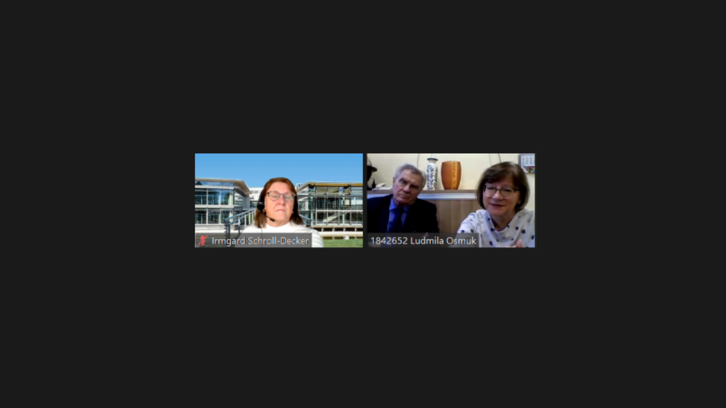 „German Session“ der Novosibirsk State Technical University. Referentin Prof. Dr. Irmgard Schroll-Decker (links) und die russischen Gastgeber*innen Prof. Dr. Gennady Ptushkin und Prof. Dr. Ludmila Osmuk (rechts).