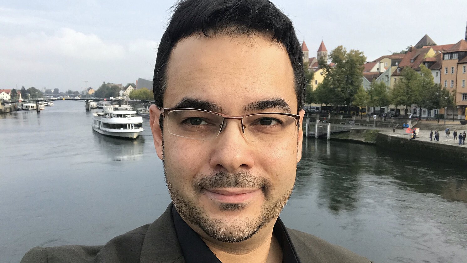 Dr. Alexandr Knápek von der Akademie der Wissenschaften der Tschechischen Republik (CAS) in Brünn ist im Wintersemester 2020/2021 für Forschung und Vorlesungen als Gastprofessor an der OTH Regensburg. Die Gastprofessur wird über den Deutschen Akademischen Austauschdienst (DAAD) finanziert.Prof. Dr. Alexandr Knápek von der Tschechischen Akademie der Wissenschaften (CAS) in Brünn ist im Wintersemester 2020/2021 für Forschung und Vorlesungen als Gastprofessor an der OTH Regensburg. Die Gastprofessur wird über den Deutschen Akademischen Austauschdienst (DAAD) finanziert.