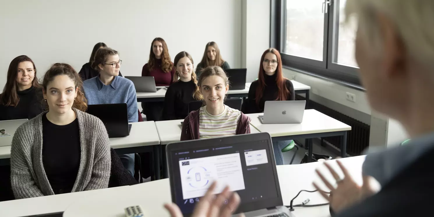 Studierende in einer Unterrichtssituation