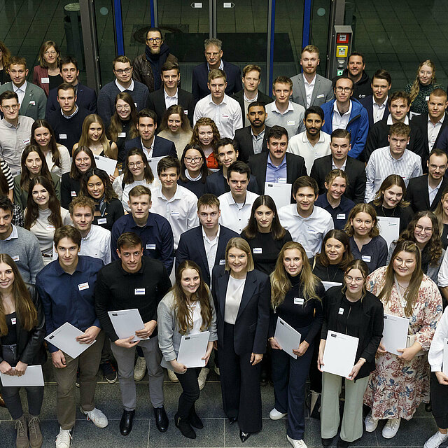Gruppenbild aller Stipendiatinnen und Stipendiaten