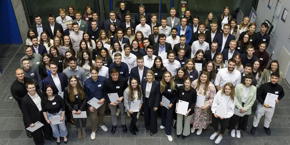 Gruppenbild aller Stipendiatinnen und Stipendiaten