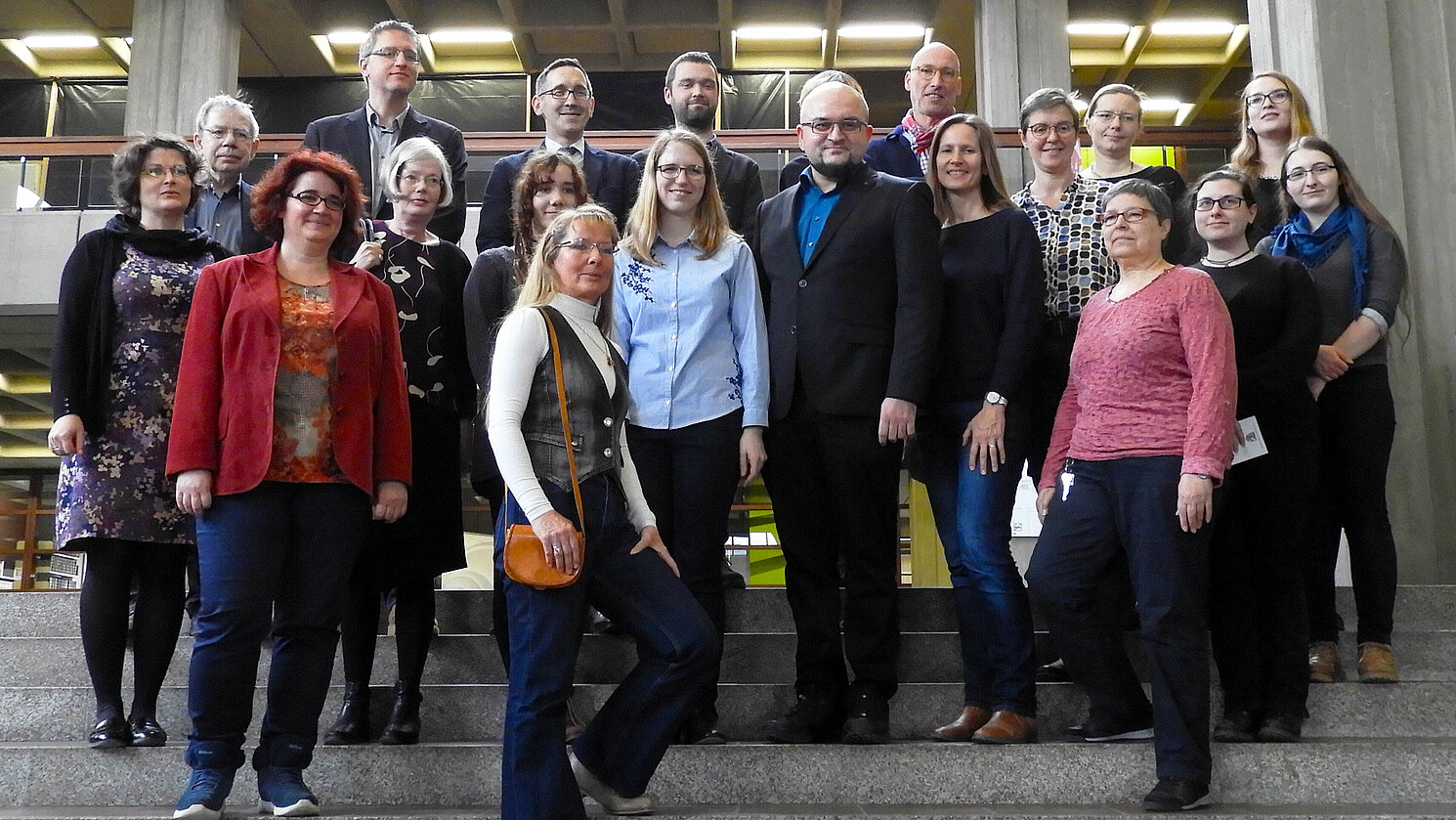 Die Vertreterinnen und Vertreter der teilnehmenden Archive und Bibliotheken Die Vertreterinnen und Vertreter der teilnehmenden Archive und Bibliotheken