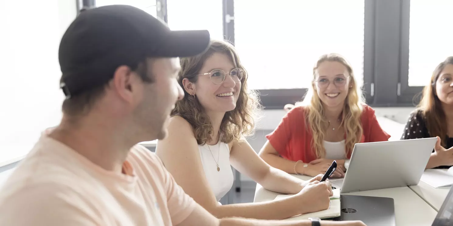 Studierenden im Unterricht