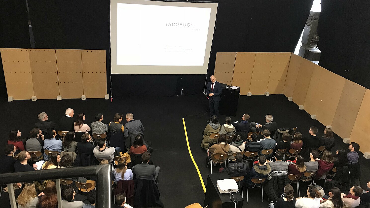 Präsentation der erarbeiten Entwürfe zur Umgestaltung des Stadtlagerhauses im Regensburger Westhafen. Foto: privat
