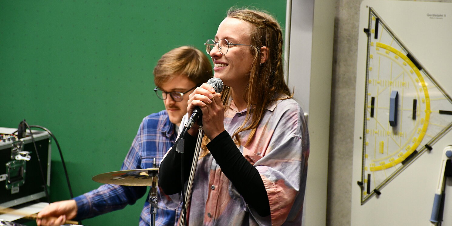 Die Studierendenband sorgte für gute Stimmung bei der Preisverleihung. Foto: OTH Regensburg/Simone Grebler
