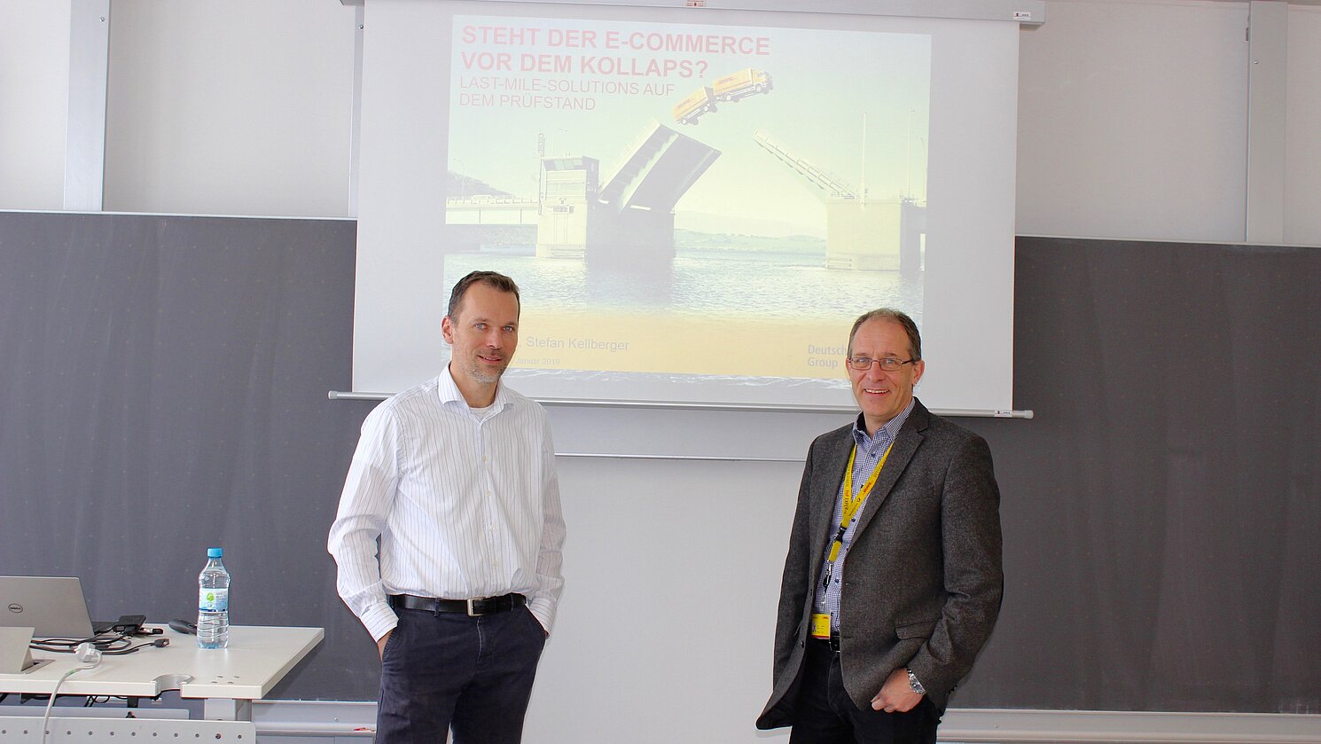 Von links: Prof. Dr. Christian Dach und Referent Stefan Kellberger, der in Regensburg Vertriebsleiter der DHL-Paketniederlassung ist.