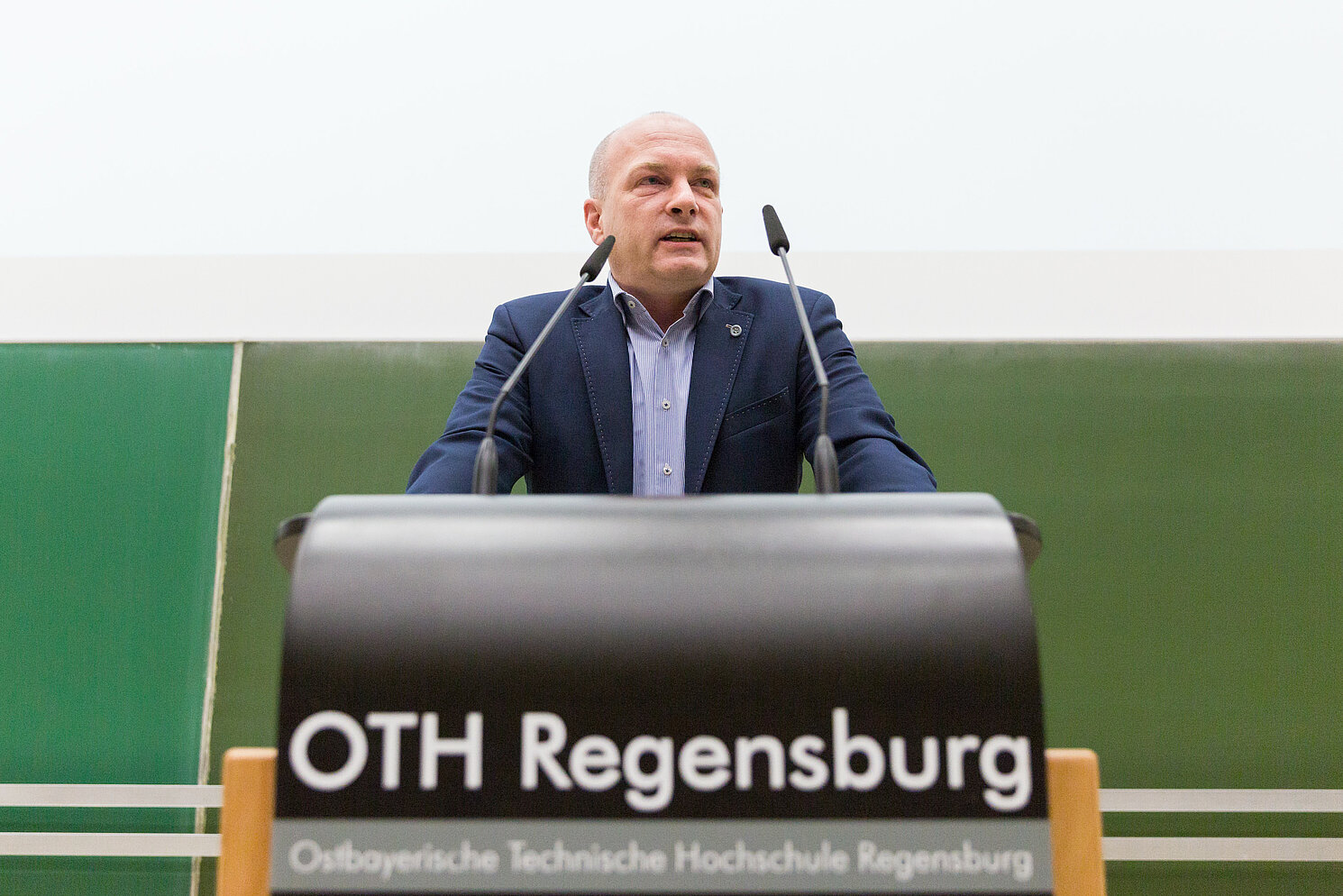 Um Engagement sowohl im Studium als auch in der Stadt warb Joachim Wolbergs, Oberbürgermeister der Stadt Regensburg.