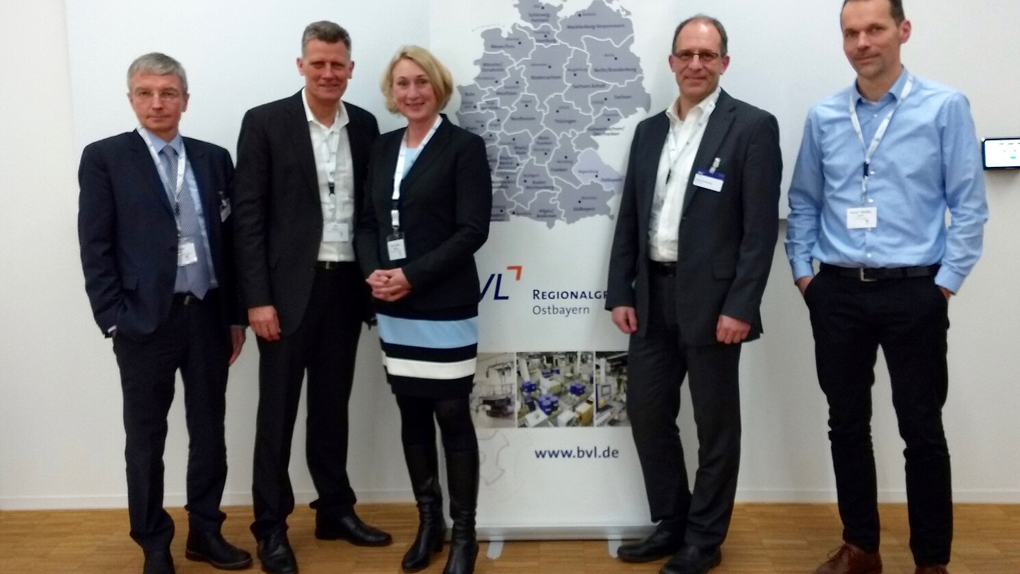 Von links: Johannes Doll, Uwe Peters, Prof. Dr. Diane Ahrens, Stefan Kellberger und Prof. Dr. Christian Dach beim Neujahrsempfang der Regionalgruppe Ostbayern der Bundesvereinigung Logistik (BVL) am 24. Januar 2019. Foto: Markus Meisl