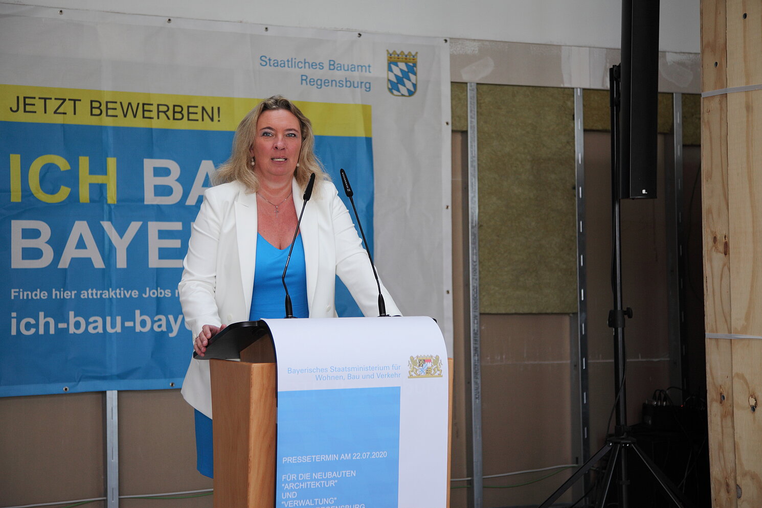 Die Bayerische Staatsministerin für Wohnen, Bau und Verkehr, Kerstin Schreyer, bei ihrem Besuch an der OTH Regensburg. Die Bayerische Staatsministerin für Wohnen, Bau und Verkehr, Kerstin Schreyer, bei ihrem Besuch an der OTH Regensburg.