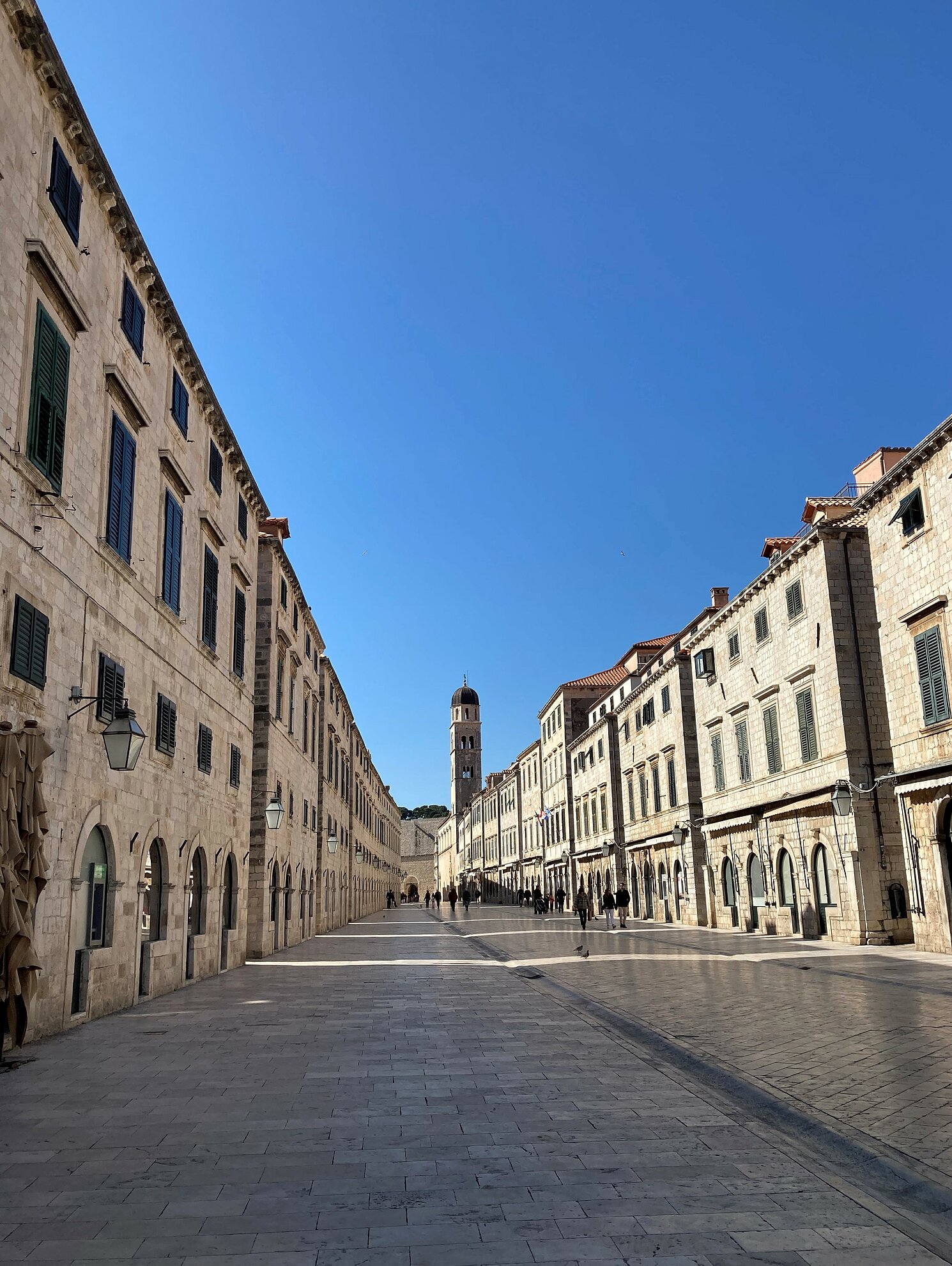 Da zur Zeit ihres Auslandsaufenthalts fast keine Touristen in Dubrovnik waren, konnte Lena Hornecker im Rahmen der Coronabeschränkungen Land und Leute kennenlernen und zum Beispiel Dubrovniks Altstadt erkunden.