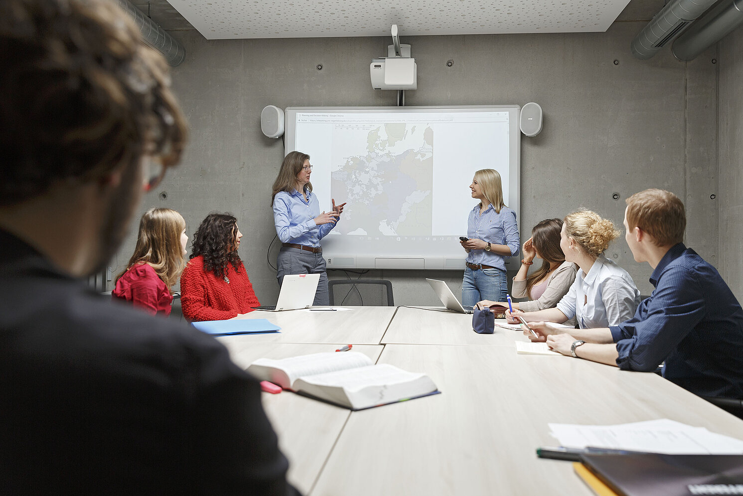 Die Anmeldefrist für AW-Fächer für das Wintersemester 2018/2019 ist noch bis 8. Oktober möglich. Foto: OTH Regensburg / Florian Hammerich