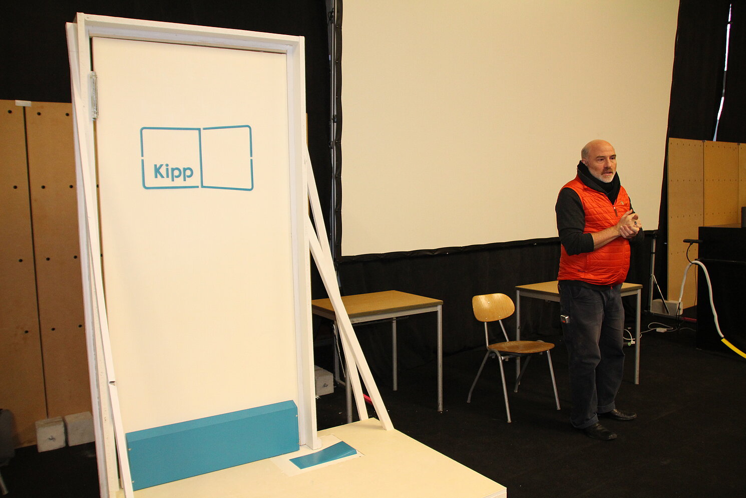 Kipp, ohne Hände Türen öffnen. Gerade auf öffentlichen Toiletten ein überzeugendes Tool. Fotos: Sarah Sophie Ruppert