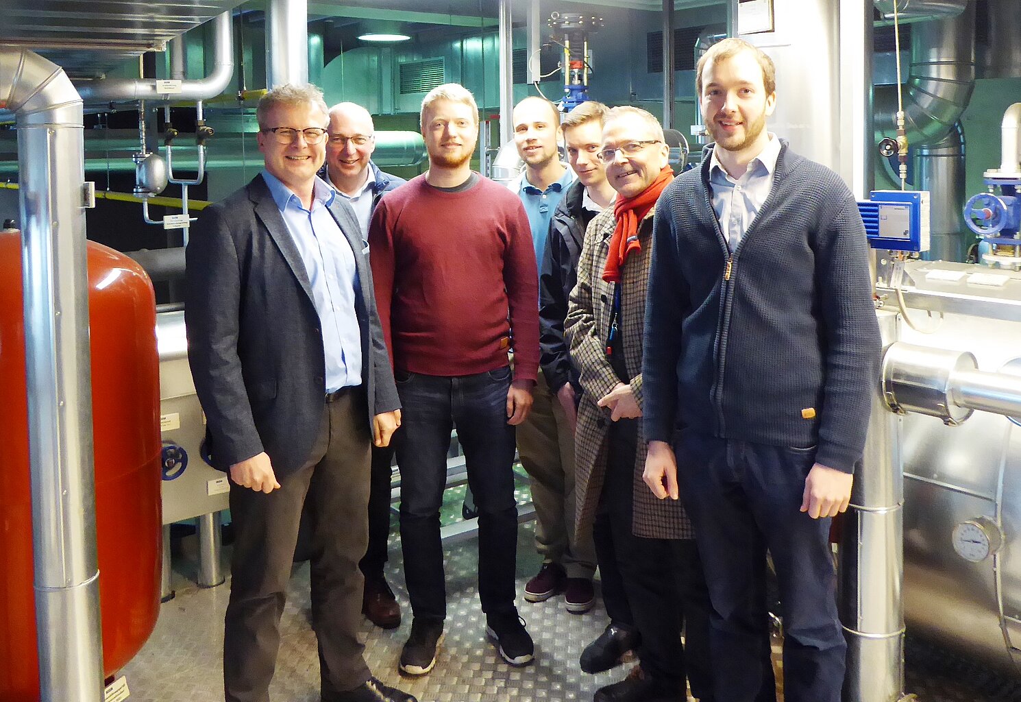 Von links: Prof. Dr. Thomas Lex, Prof. Dr. Hans-Peter Rabl, Simon Nigg, Florian Lesch (OTH Regensburg), Jonas Müller, Prof. Dr. Andreas P. Weiß (OTH Amberg-Weiden) und Albert Bieber (OTH Regensburg)