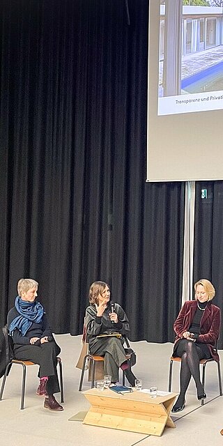Im Rahmen der Reihe „Gesellschaftliche Verantwortung. Demokratie als Privileg und Verpflichtung“ fand an der OTH Regensburg eine Podiumsdiskussion statt. Foto: Lucia Maier