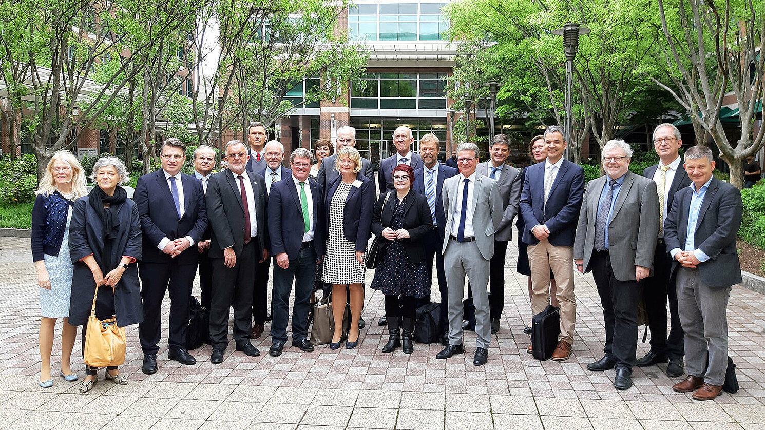 Gruppenbild vor der Georgia Tech in den USA Gruppenbild vor der Georgia Tech in den USA