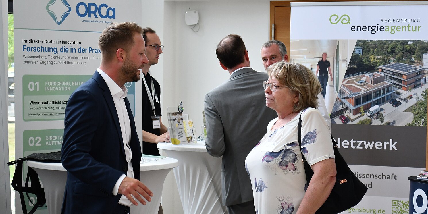 Das Impuls- und Dialogforum eröffnete die Möglichkeit, miteinander ins Gespräch zu kommen. Foto: Lukas Sendtner/LRA Kelheim