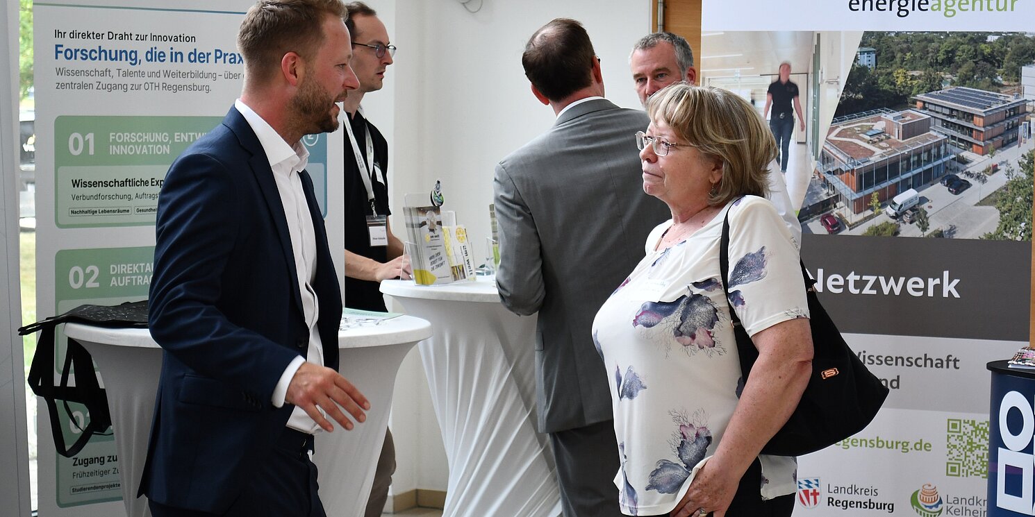 The ‘Impuls- und Dialogforum’ provided an opportunity for people to engage in conversation with one another. Photo: Lukas Sendtner/LRA Kelheim