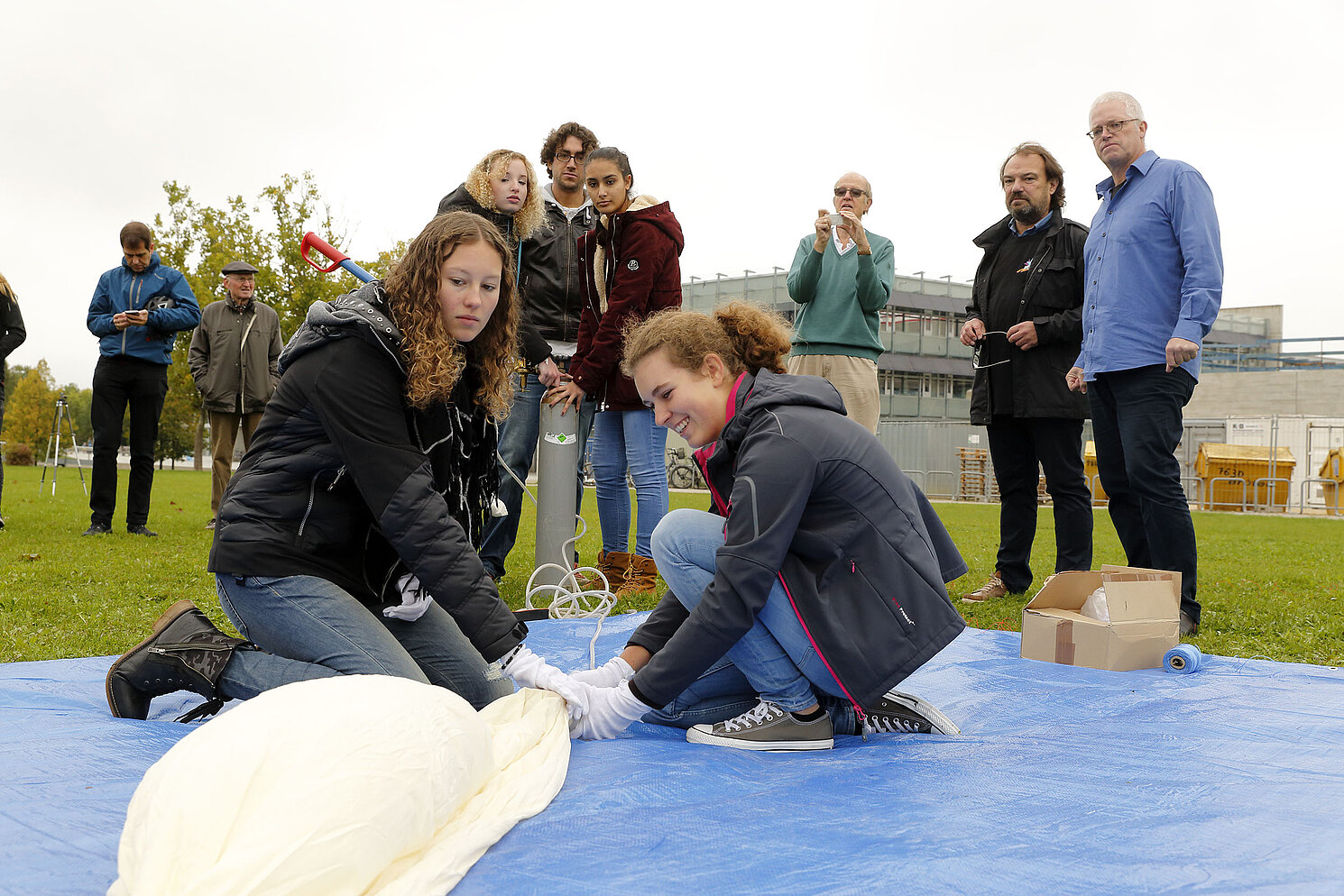 Die MINT-Girls Regensburg haben einen Heliumballon in die Stratosphäre geschickt. Foto: OTH Regensburg / Peter Ferstl
