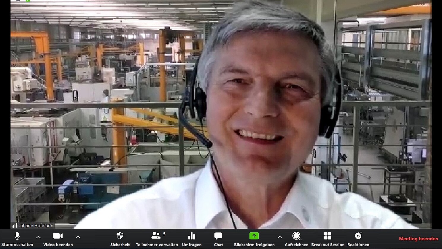 Johann Hofmann hielt für die Maschinenfabrik Reinhausen einen Onlinevortrag über „Industrie 4.0“, der in den Zoom-Meeting-Raum der OTH Regensburg für die Studierenden der Fakultät Informatik und Mathematik übertragen wurde. 