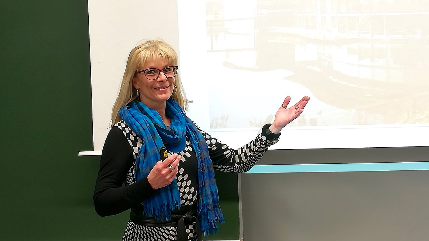 Isabell Braumandl, Kursleiterin des Zertifikatskurses an der OTH Regensburg, erklärte beim Infoabend am 14. März 2019 anschaulich, wie sich das Erfolgskonzept des Karriere-Coachings zusammensetzt.
