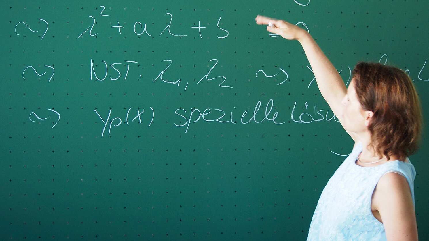 Traumjob Professorin: Prof. Dr. Susanne Rockinger lehrt Mathematik mit Schwerpunkt Bauingenieurwesen an der OTH Regensburg. Traumjob Professorin: Prof. Dr. Susanne Rockinger lehrt Mathematik mit Schwerpunkt Bauingenieurwesen an der OTH Regensburg.