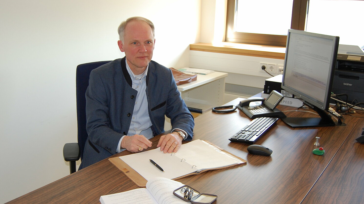 Prof. Dr. Frank Herrmann, Fakultät Informatik und Mathematik der OTH Regensburg. Foto: Franz Häckl