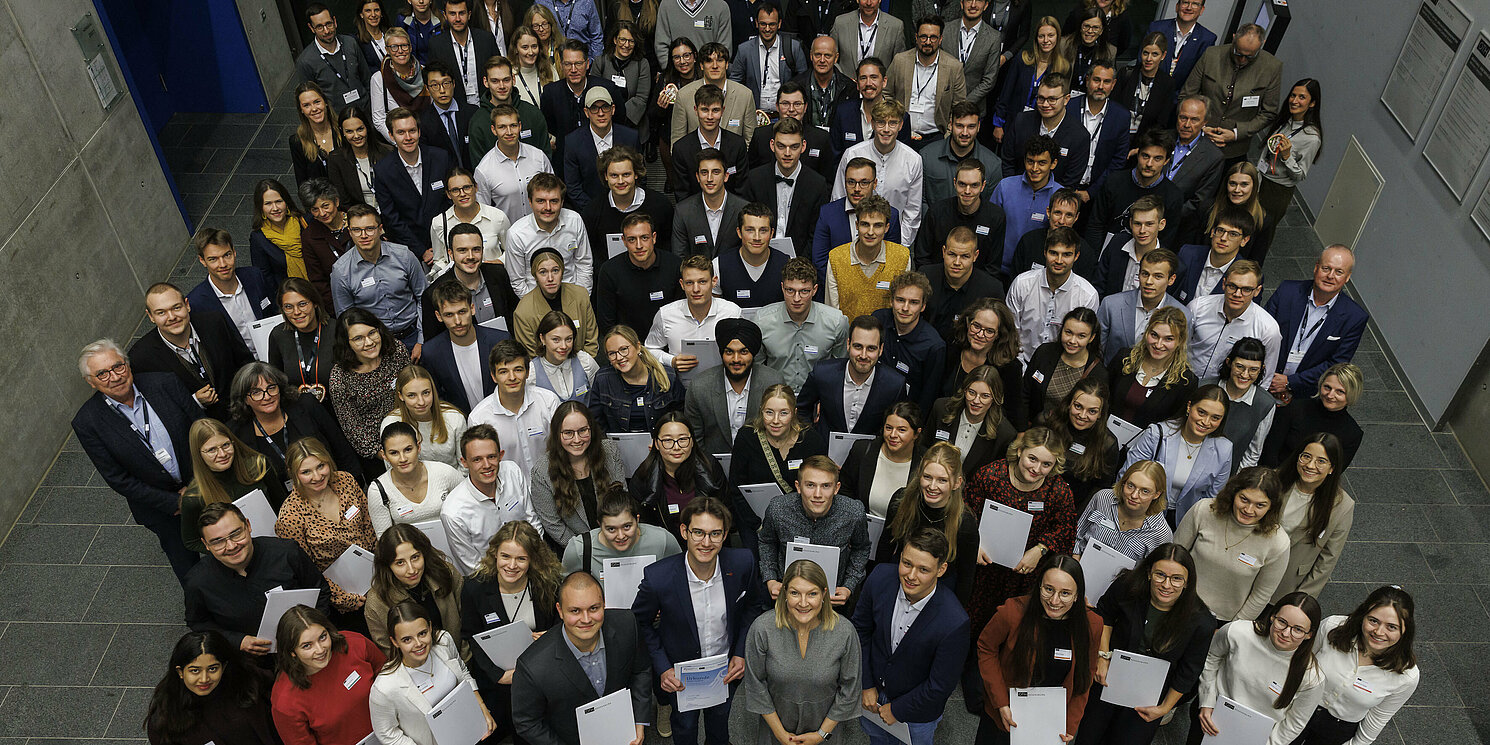 The 102 scholarship holders with their sponsors at the award ceremony for the German scholarships at OTH Regensburg. Photo: OTH Regensburg/Florian Hammerich