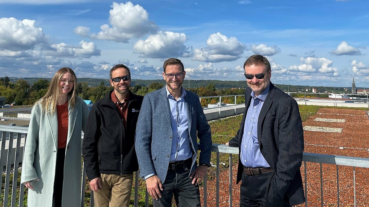 (v.l.): Sarah Dunn, BCIT Director of Institutional Research, Eric Fry, Associate Dean for Agile & Work Integrated Learning, Prof. Dr. Oliver Steffens, Vizepräsident Forschung und Internationalisierung, Prof. Tom Roemer, Vicepresident Academic BCIT.
