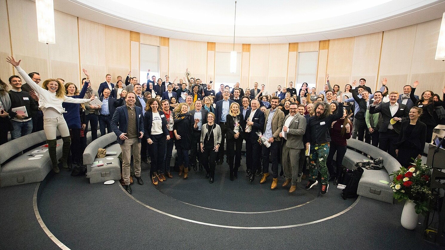 An der Konferenz der „Future of Leadership“-Initiative (FLI) zum Thema „The Truth Behind Innovation“ durften auch Masterstudierende der OTH Regensburg, Studiengang Europäische Betriebswirtschaft, teilnehmen. 