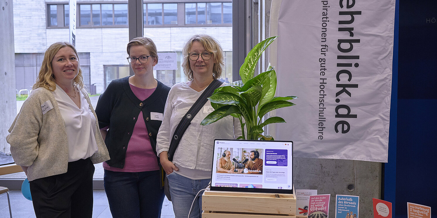 Das team von Lehrblick mit Teilnehmerinnen