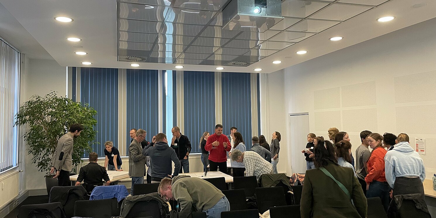 Netzwerken zwischen Wissenschaft und Praxis Foto: Valentin Schedel