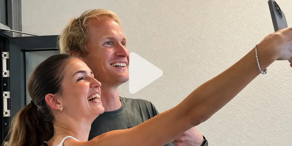 Selfie Studentin und Professor