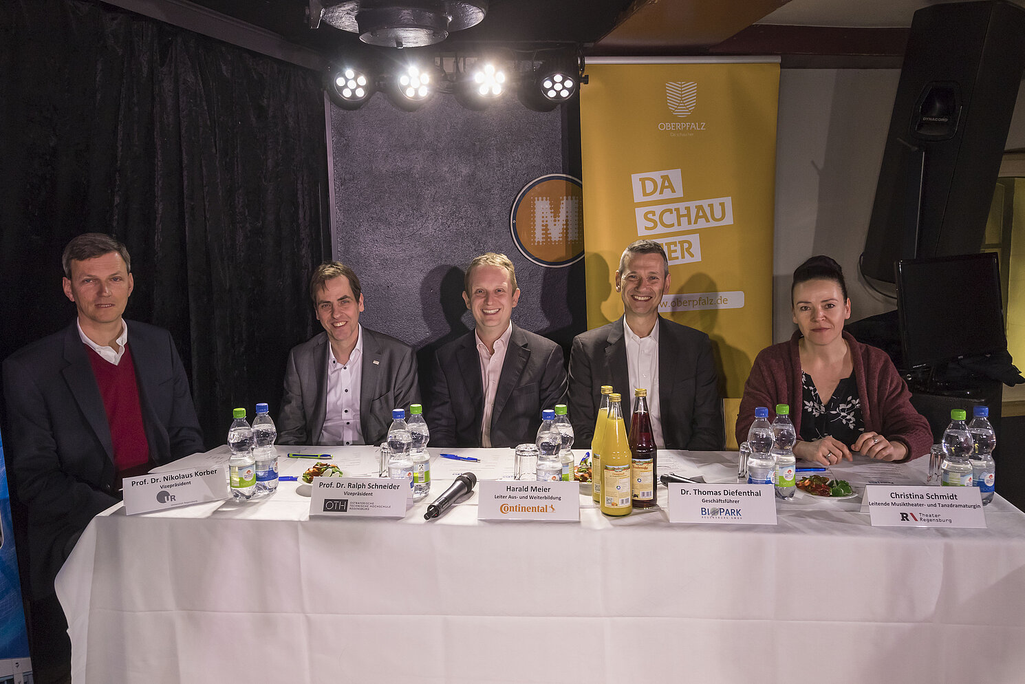 (von links) Prof. Dr. Nikolaus Korber, Prof. Dr. Ralph Schneider, Harald Meier, Dr. Thomas Diefenthal und Christina Schmidt. Foto: Stefan Kiefer