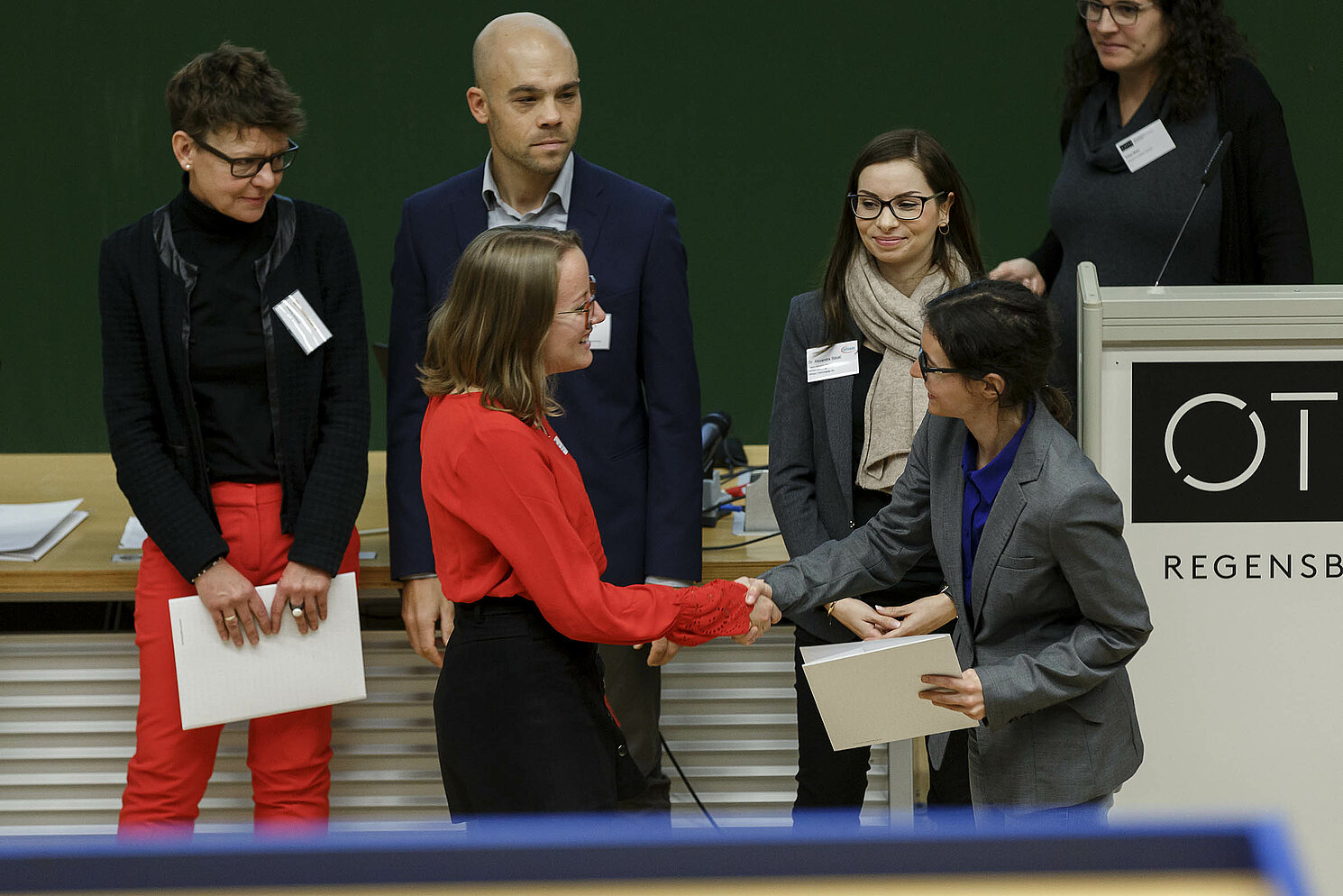 Stifter bei der Verleihung von Deutschlandstipendien an Studierende.