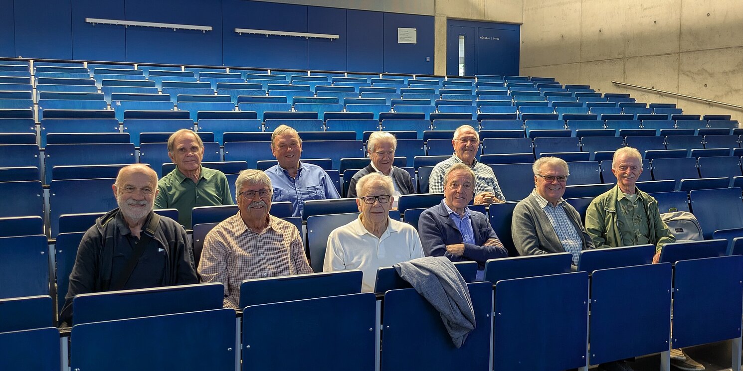 Am 22.07.2026 begrüßte die Fakultät Maschinenbau zehn Alumni des Abschlussjahrgangs 1971 an der OTH Regensburg.