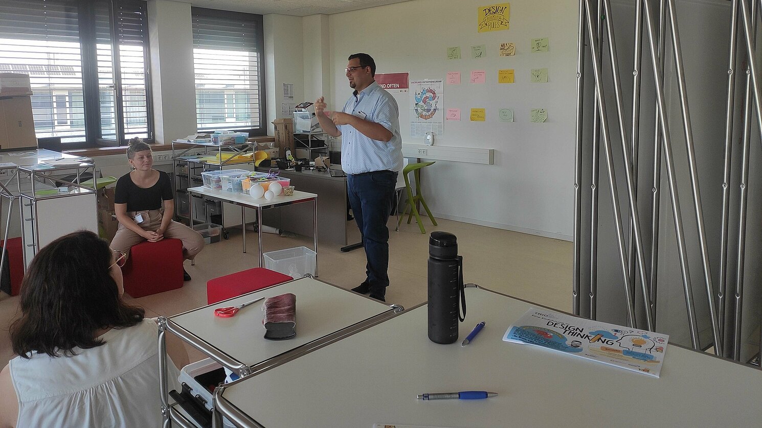 Christian Preis und Theresa Sittl vom Innovationslabor FIT-Lab hielten einen Workshop mit dem Titel „Innovation in 90 Minuten - Research Edition“. Foto: Gabriele Lang